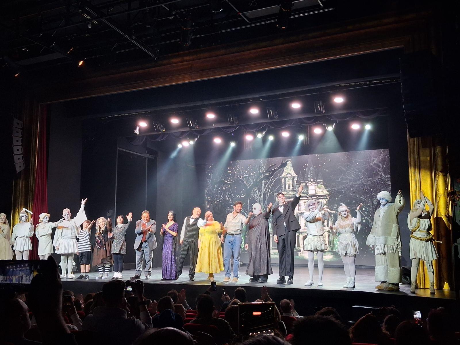 Το μιούζικαλ Η Οικογένεια Άνταμς στο Θέατρο Βέμπο